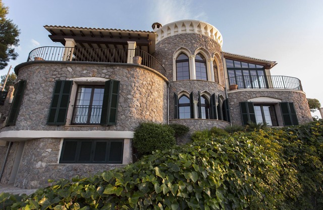 * Villa Valldemossa *