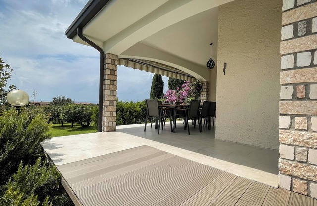 Villa "Venezia Bardolino" with Lake View and Garden