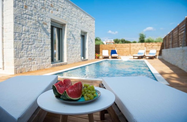Villa Vera - With Private Heated Pool & Jacuzzi