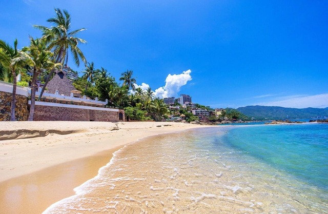 Villa Verde On The Beach of Conchas Chinas in Mexico