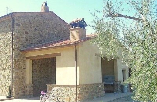 Villa Verena: A welcoming two-story apartment that is part of a villa in the characteristic style of the Tuscan countryside.