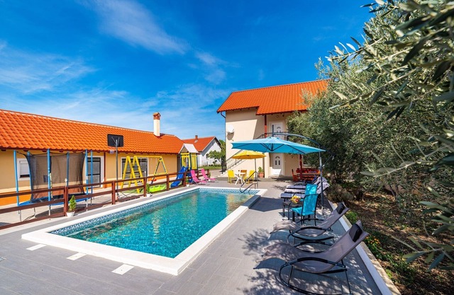 Villa Vesna - Five Bedroom Villa with Swimming Pool