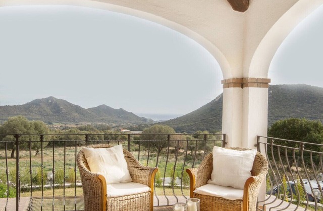 VILLA VESTA - Rural villa with pool, garden, and sea view