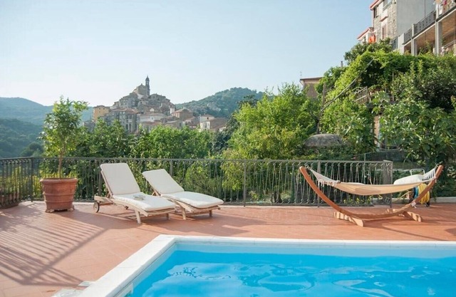 Villa Vibrante - 10 Guests - Independent villa with pool