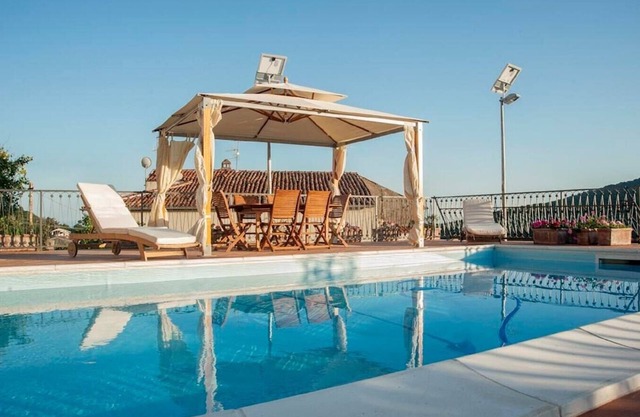 Villa Vibrante - 14 Guests - Independent Villa with pool