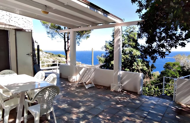 Villa 'Villetta Macchia Mediterranea' with Sea View, Wi-Fi and Air Conditioning