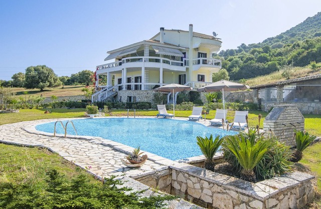 Villa Virginia With Private Pool Lefkada, Vonitsa Lefkada, Greece