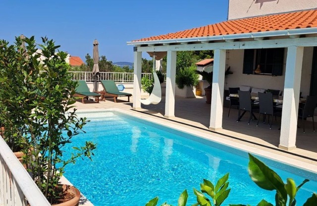 Villa Voga - House with Private Pool Close to Beaches and Other Amenities