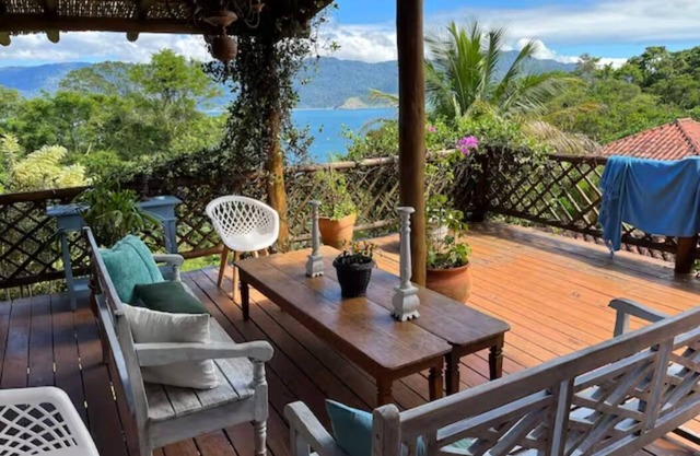 villa w/hot tub — 5 min from the beach!