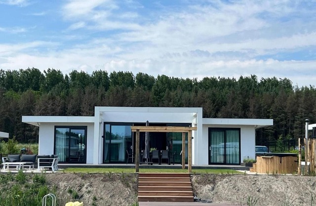 Villa w Hot Tub & Jetty