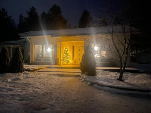 Villa White Christmas
