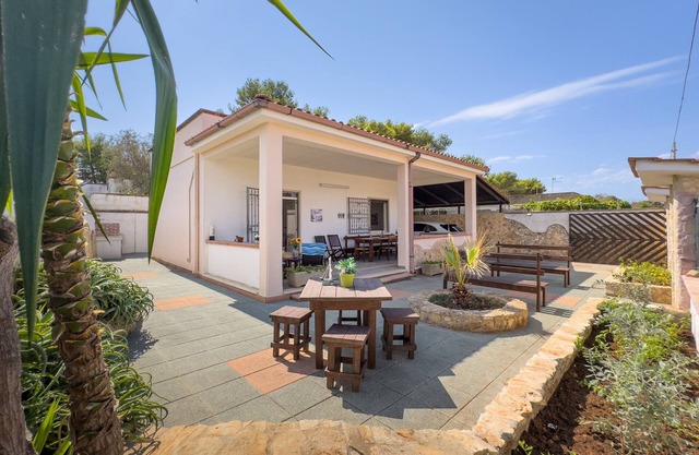 Villa 'White Sand Private' with Private Garden, Wi-Fi and Air Conditioning