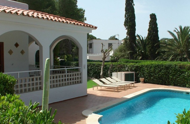 Villa with Private Pool, Tranquil Location
