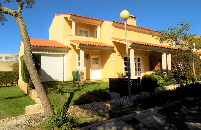Villa with pool and barbecue near the beach