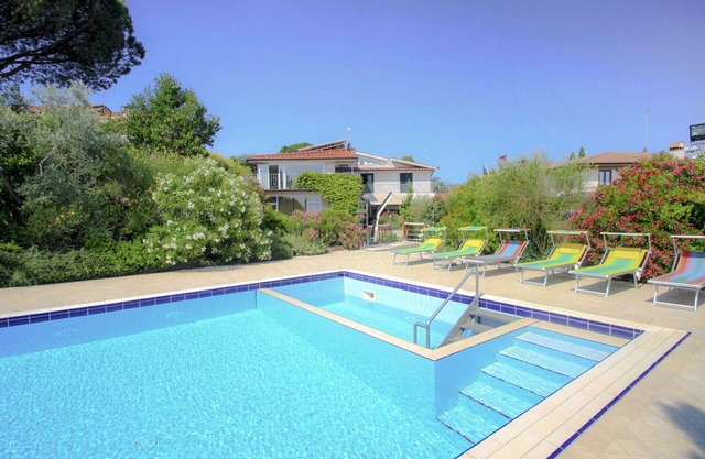 Villa with WIFI, A/C, private pool, hot tub, TV, terrace, pets allowed, panoramic view, parking
