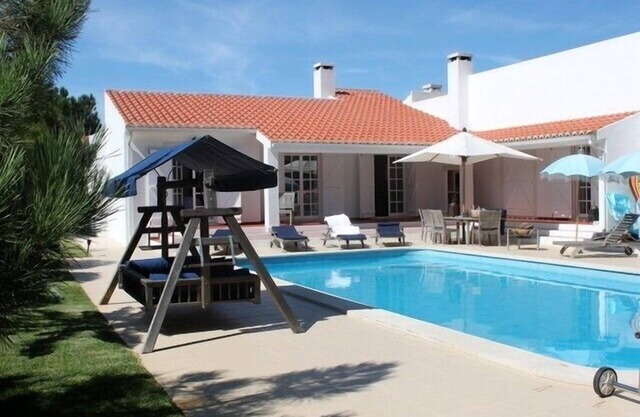Villa with Books, Sun, Swing Bed, Private Pool And A Spacious Garden To Enjoy