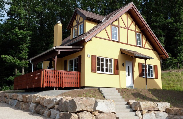 Villa with bubble bath, solarium and fireplace