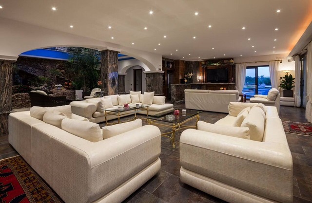 Villa with direct sea access