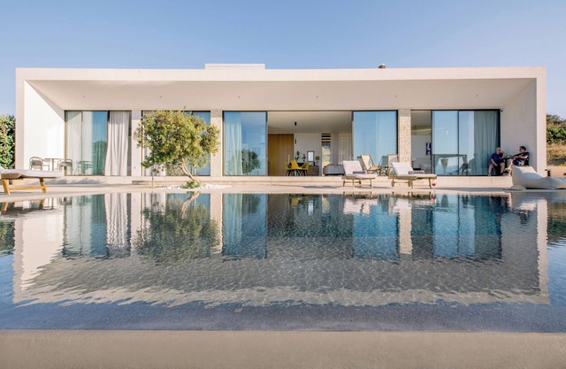 Villa with fantastic view, heated pool