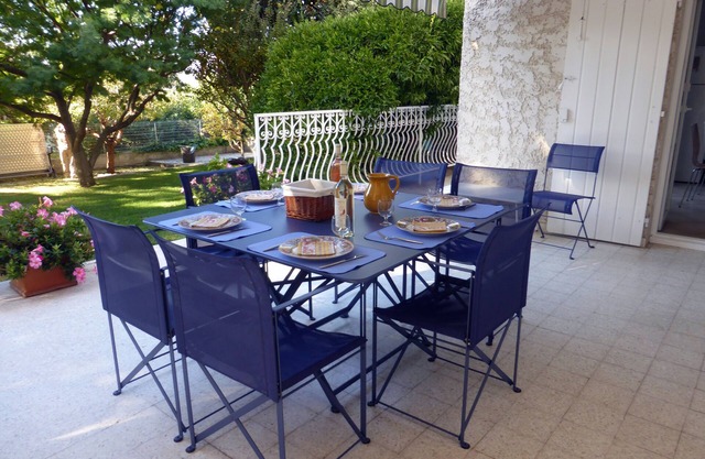 Villa with garden and private pool, very quiet, 5 minutes from the beach
