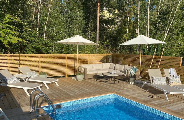 Villa with garden and pool in beautiful Danderyd 9 km from Stockholm City