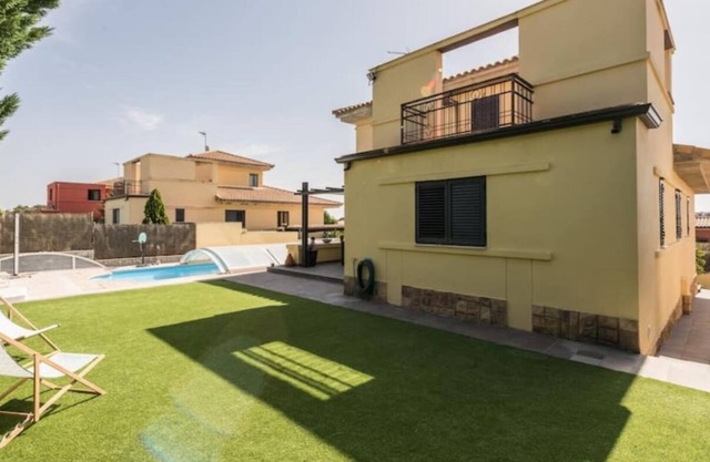 Villa with garden and private swimming pool 4BED