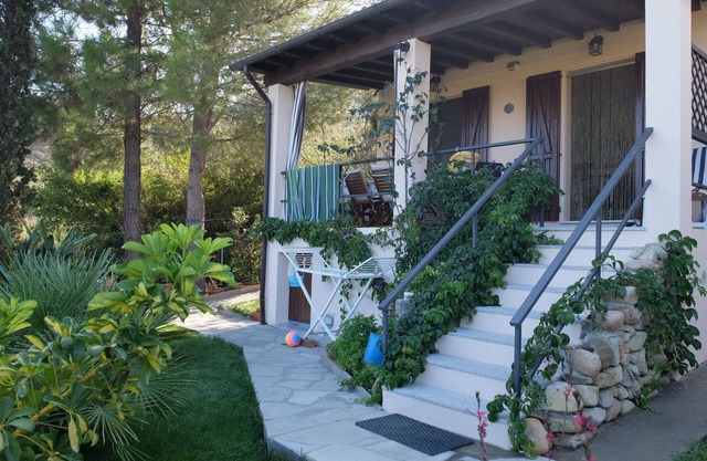 Villa with garden overlooking the sea - Casa Maria