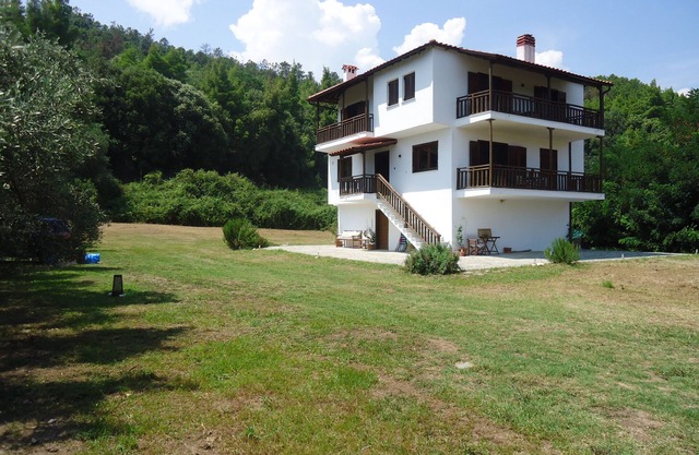 Villa with garden view and 150m from the beach