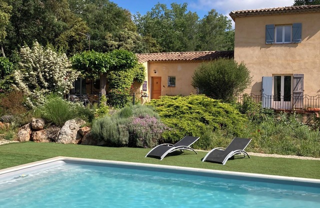 Villa * with independent apartment on 7000 m2 fenced