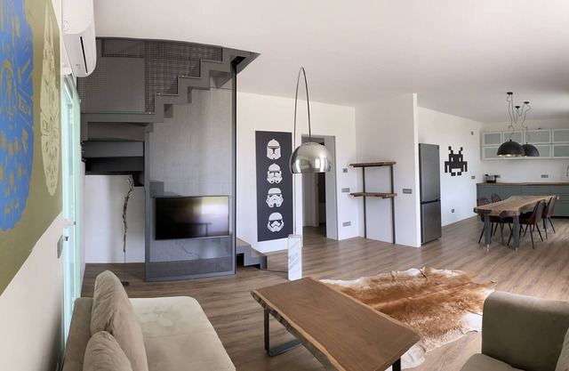 Villa with garden and parking