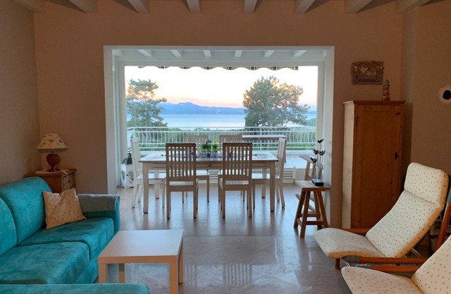 Villa with wonderful lake Garda view, garden and swimming pool