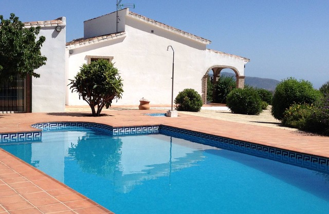 Villa With Large Private Pool And Fantastic Mountain And Lake Views