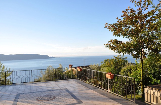 Villa with Mediterranean garden, ideal for dog owners, for guests looking for peace and quiet