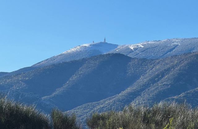 VILLA with private pool, near MONT VENTOUX and VAISON LA ROMAINE