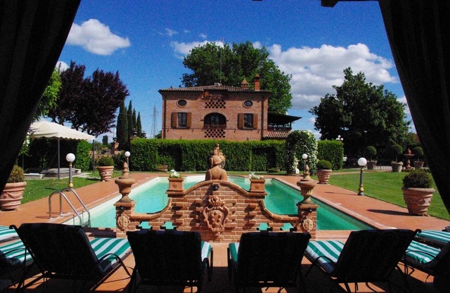 Villa with private pool, whirlpool, sauna and last minute discounts