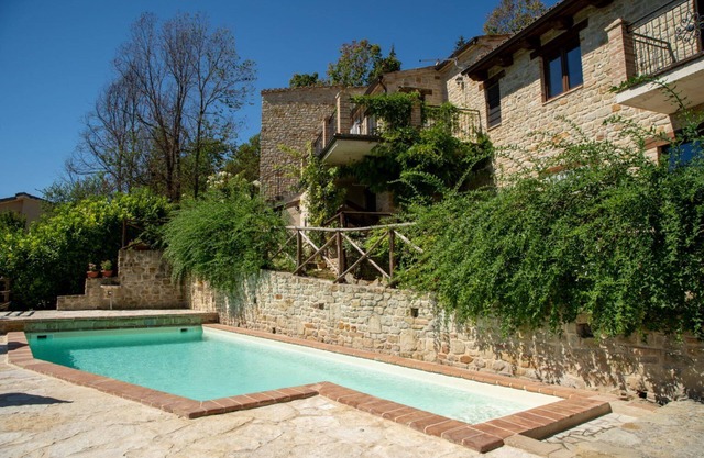 Villa with private pool, stunning views, restaurant and supermarket within walking distance