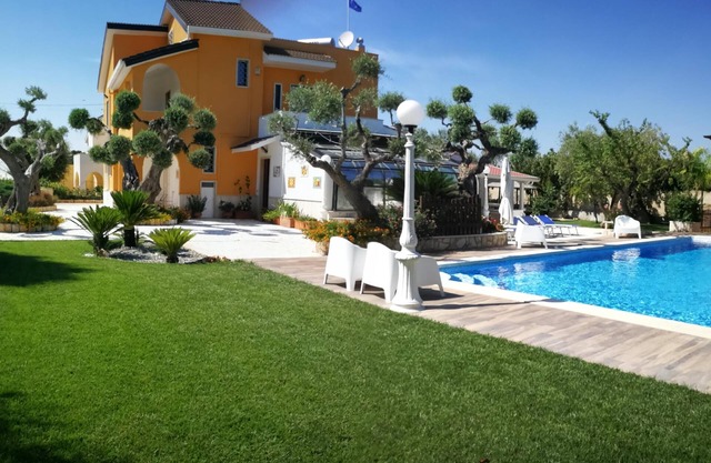 Villa with pool in Castellana Grotte