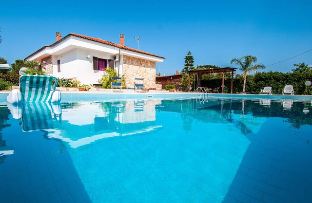 Villa with Pool in Puglia for 8 people