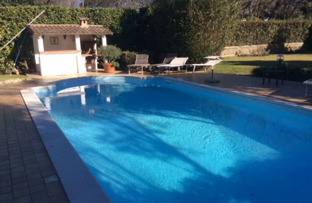 Villa with pool 20 mins from Rome in country estate with 24 hour security.