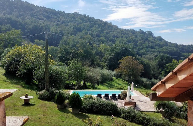 Villa with pool in exclusive use in panoramic location 1 hour from Rome