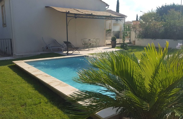 Villa with pool near UZES, sleeps 5, 3 bedrooms, 1 bathroom, 1 shower room,