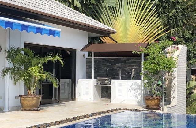 Villa with privat 50sqm pool. Dreamlike sea view!