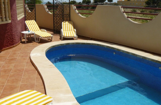 VILLA WITH PRIVATE AND SECURED SWIMMING POOL , 500m FROM THE SEA
