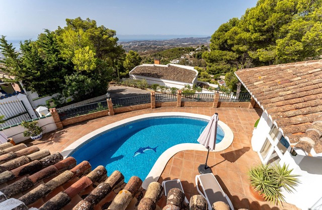"Villa with private swimming pool" with Sea View, Private Terrace & Wi-Fi