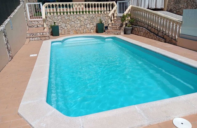 Villa with private pool and free wifi near the center and the beach