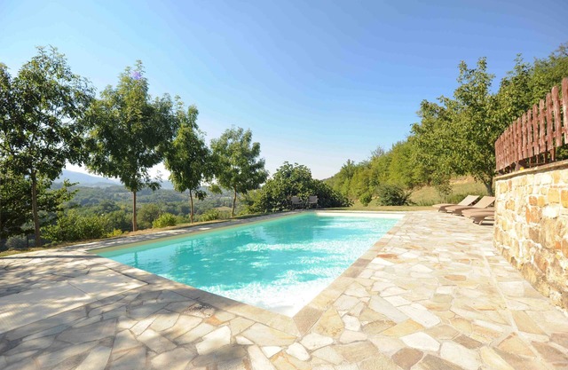 Villa with Private Pool & Stunning Views On The Mountains Of Monte Sibellini