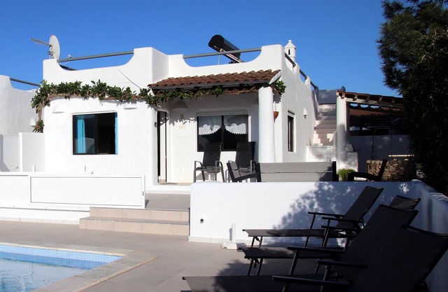 Villa with private pool and free Wi-Fi
