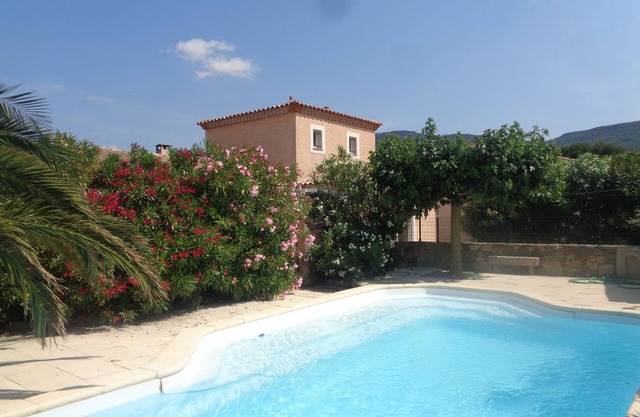 Villa with private pool 15 min from Carcassonne, 5 min from the Canal du Midi