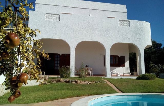 Villa with private swimming pool - 7 Km from beach