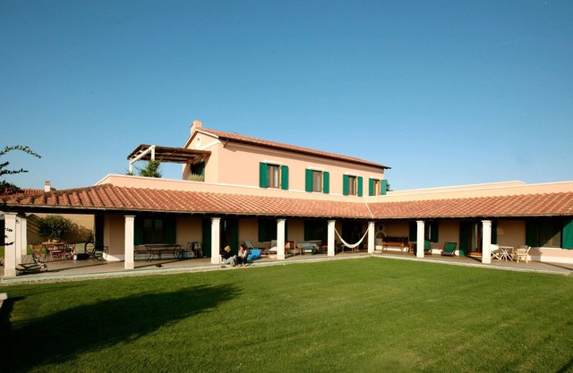 VILLA with SWIMMING POOL between SEA & COUNTRYSIDE - CAPALBIO